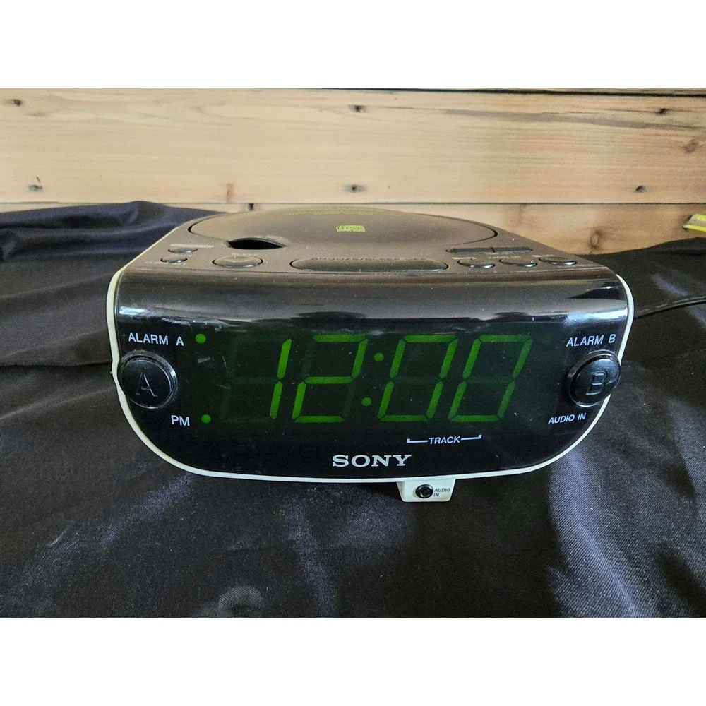 Sony Dream Machine ICF-CD815 CD AM FM Dual Alarm Clock Radio  Y2K